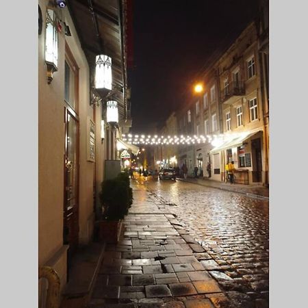 Двокімнатна Квартира В Центрі Львова. Lviv Kültér fotó