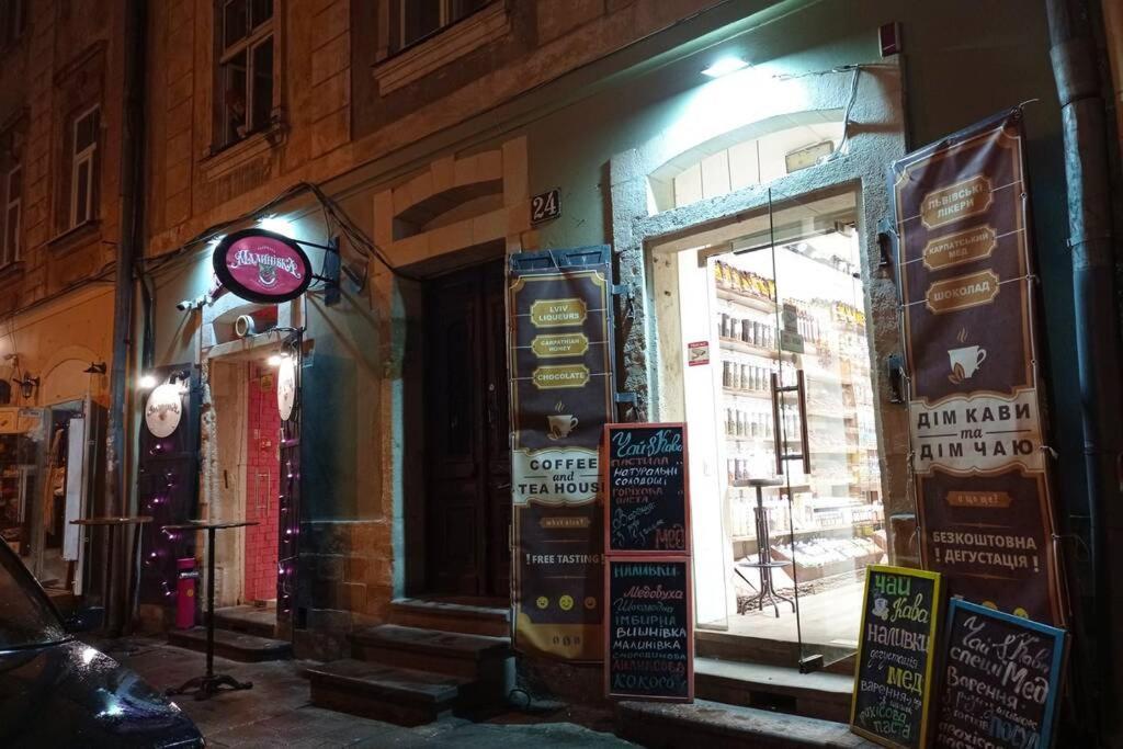 Двокімнатна Квартира В Центрі Львова. Lviv Kültér fotó